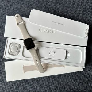 Apple Watch Series 7 41mm Starlight Aluminum Case with Starlight Sport Band GPS